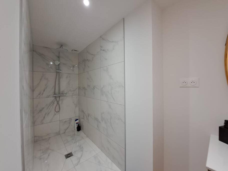 Mascate - Appartement Climatise En Hypercentre Remeš Exteriér fotografie